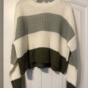 Moon & Madison White and Green Crew Neck Sweater